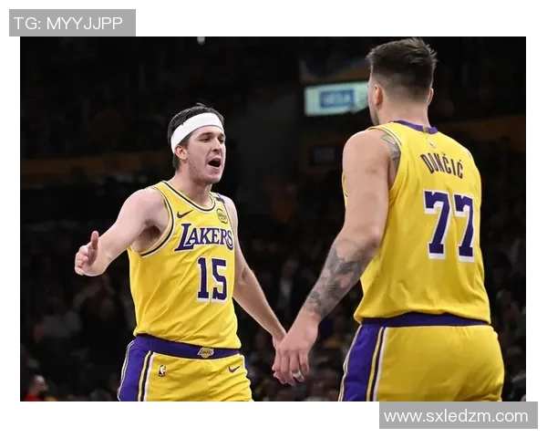 东契奇29分三双里夫斯26分，对阵湖人八连败热火无地自容